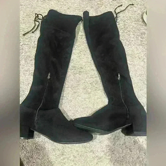 Shoes - Women knew high boots